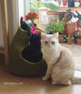 Load image into Gallery viewer, Bouquet Wool Pet Cave
